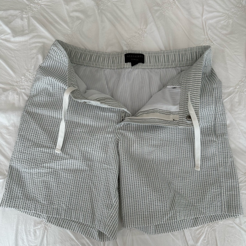 AllSaints Seersucker Swim Shorts Size XS Blue/White 7"
Inseam - Swimwear